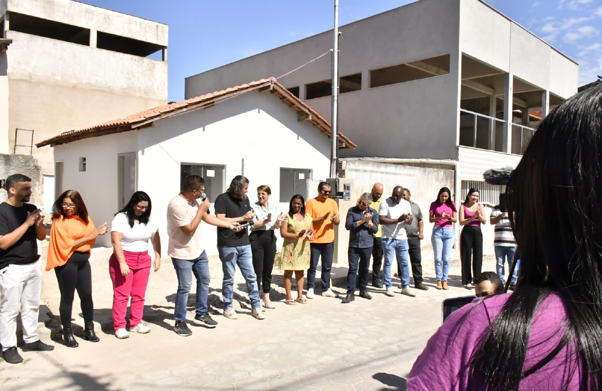 PREFEITURA DE SÃO MATEUS RETOMA PROGRAMA HABITACIONAL E ENTREGA MAIS TRÊS CASAS NO BAIRRO VITÓRIA