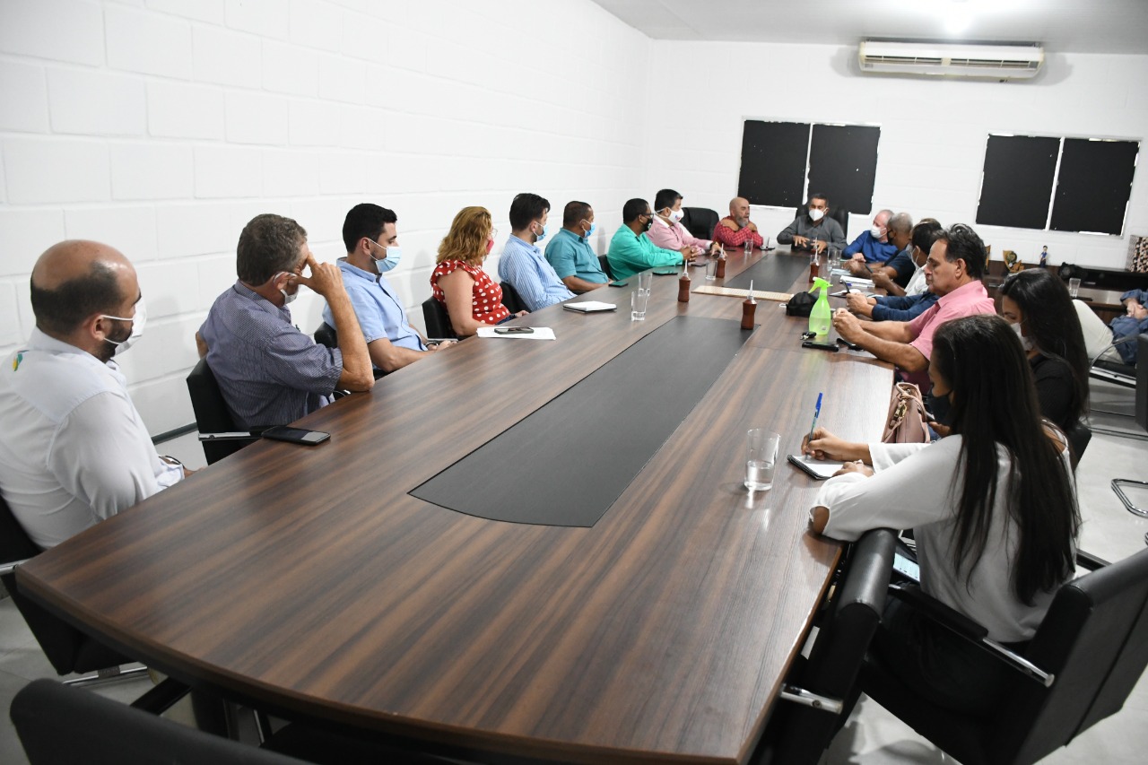ASSENOR, GRUPO DE EMPRESÁRIOS E VEREADORES TEM ENCONTRO COM PREFEITO CAFFEU PARA PROJETAR DESENVOLVIMENTO ECONÔMICO DE SÃO MATEUS