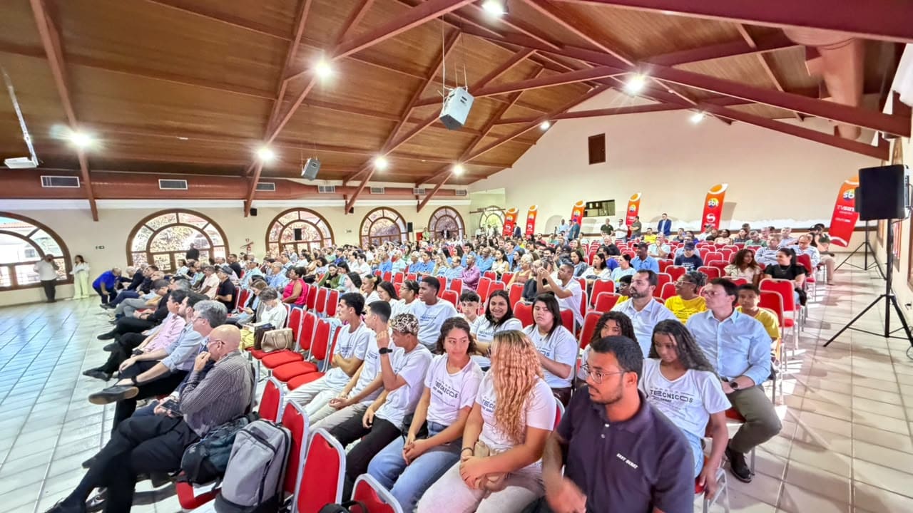 COM AUDITÓRIO LOTADO EM SÃO MATEUS, 