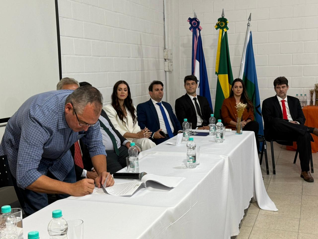 PREFEITURA DE SÃO MATEUS REALIZOU SOLENIDADE DE PROMULGAÇÃO DA LEI ORGÂNICA DA PROCURADORIA GERAL