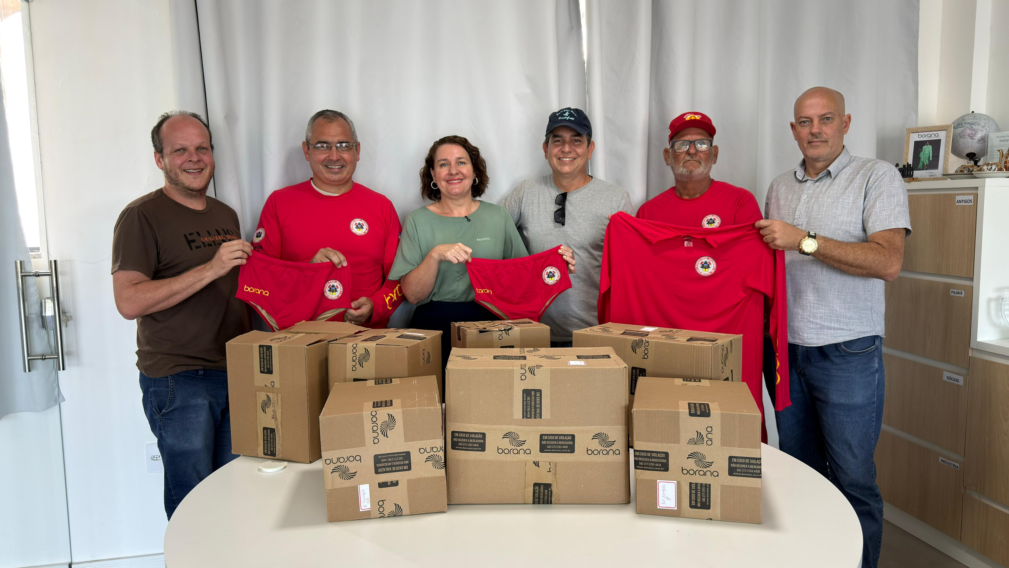 PREFEITURA DE SÃO MATEUS FIRMA PARCERIA PARA ENTREGA DE NOVOS UNIFORMES AOS GUARDA-VIDAS MUNICIPAIS