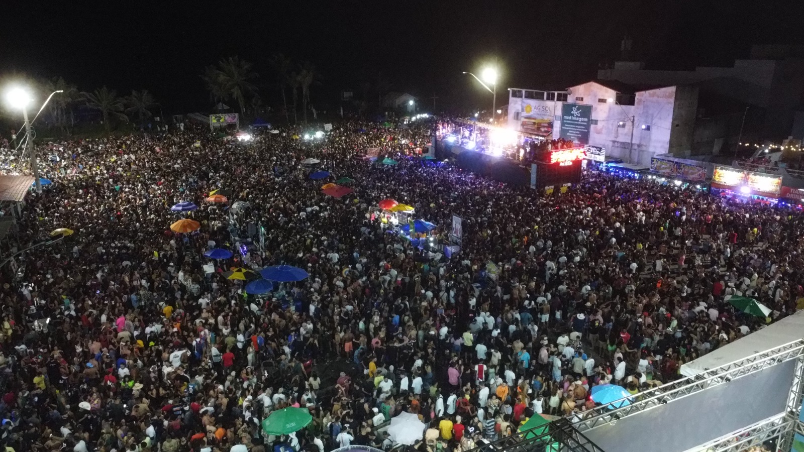 CARNAVAL GURIRI: UMA ILHA APAIXONADA!