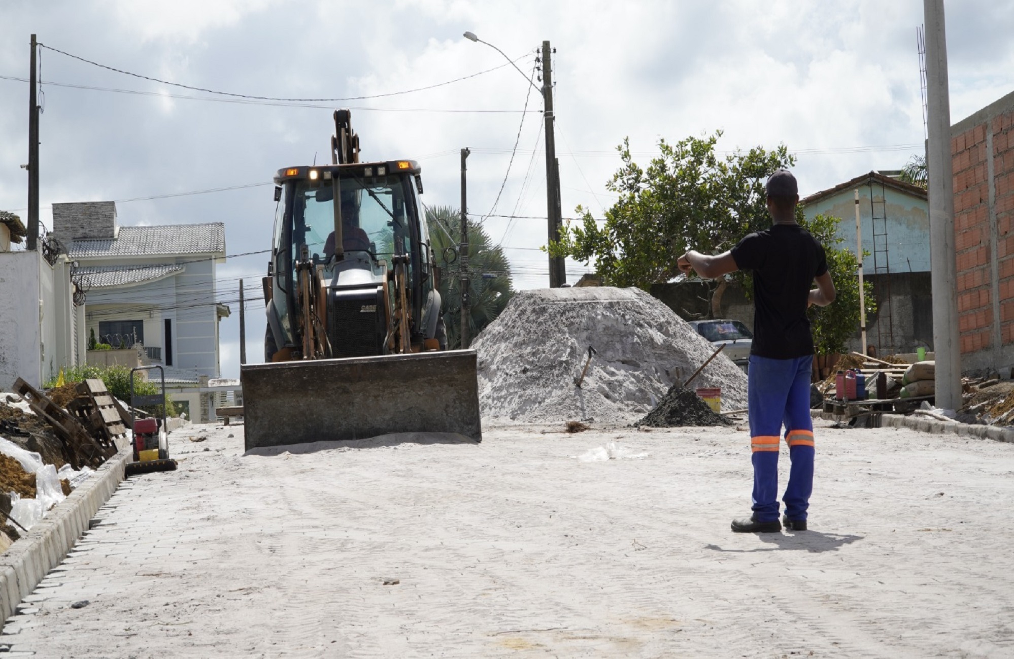 PREFEITURA DE SÃO MATEUS EM AÇÃO: OBRAS PARA POR FIM À POEIRA E LAMA