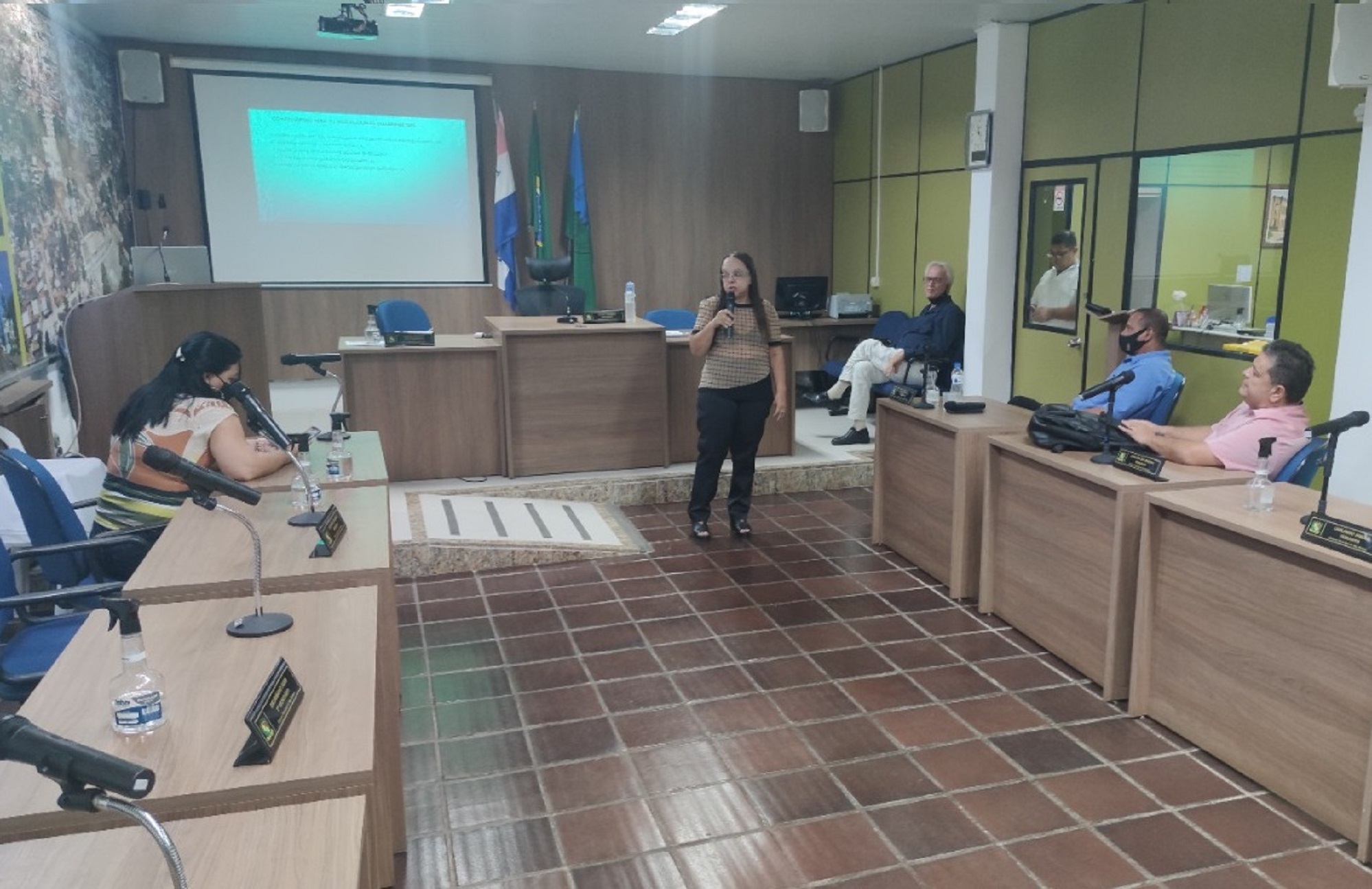 SECRETARIA MUNICIPAL DE FINANÇAS FAZ APRESENTAÇÃO DE CUMPRIMENTO DAS METAS FISCAIS NA CÂMARA DE VEREADORES