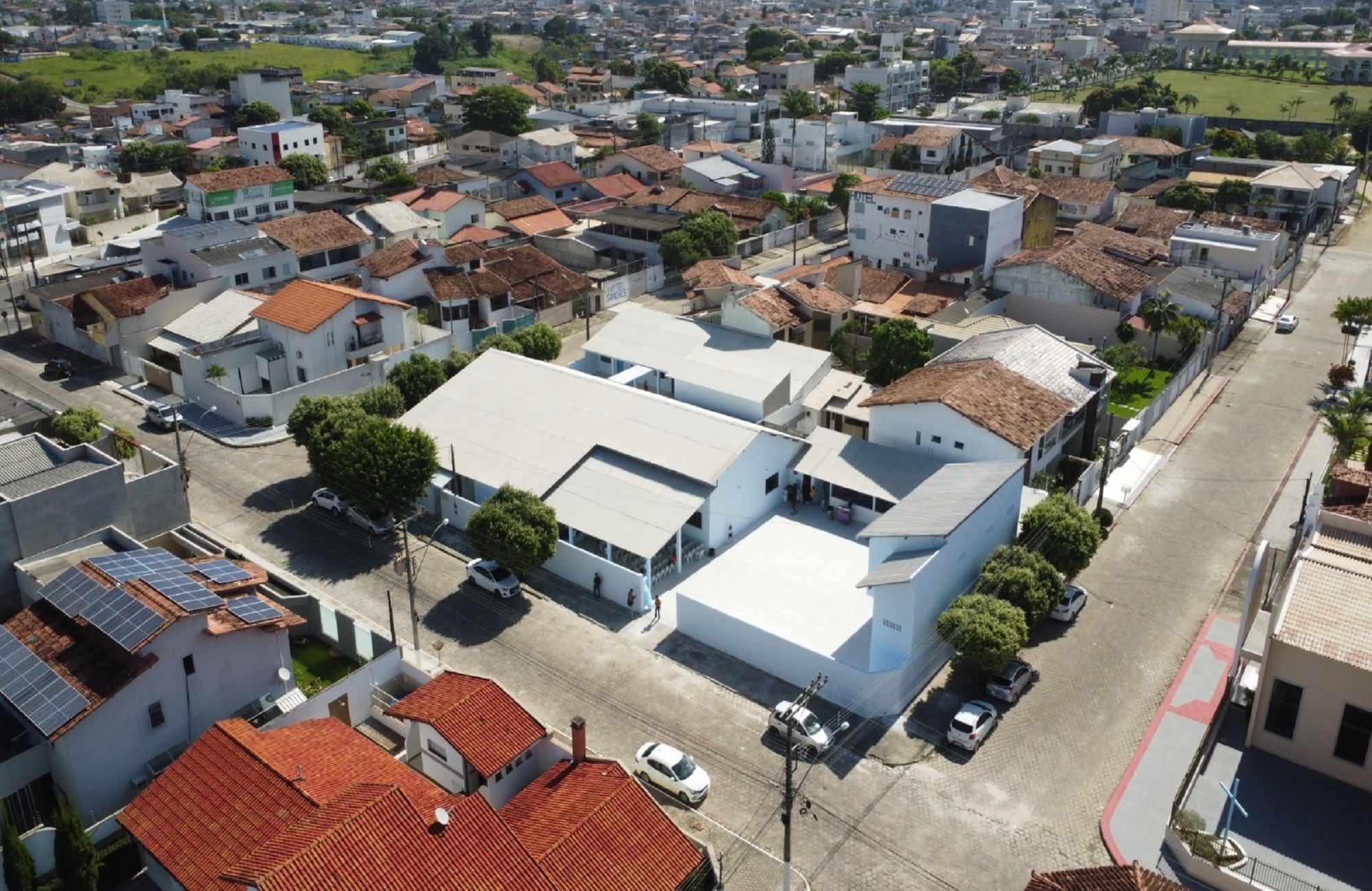 DO CHÃO AO TETO: PREFEITURA REINAUGURA EMEF GOLFINHO TOTALMENTE REFORMADA