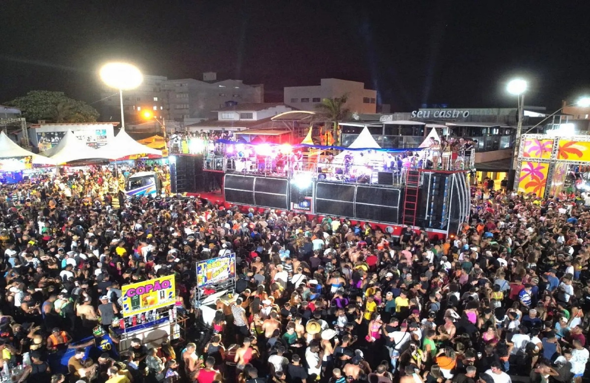 CARNAVAL, CULTURA E GASTRONOMIA: O TRIO ELÉTRICO DE SÃO MATEUS NA FEIRA DOS MUNICÍPIOS 2024