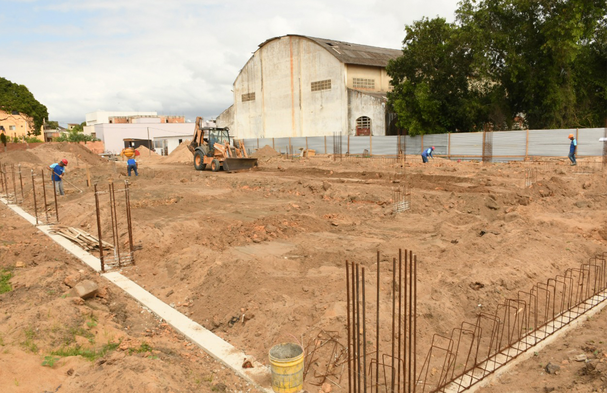 ARENA DE ESPORTES GURIRI: COMEÇA A CONSTRUÇÃO DA SUPERESTRUTURA