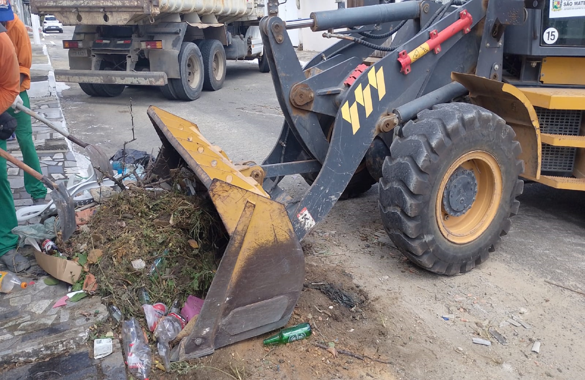 NO INTERIOR, NA CIDADE E NA PRAIA: MUTIRÃO DA MANUTENÇÃO PERCORRE TODO O MUNICÍPIO