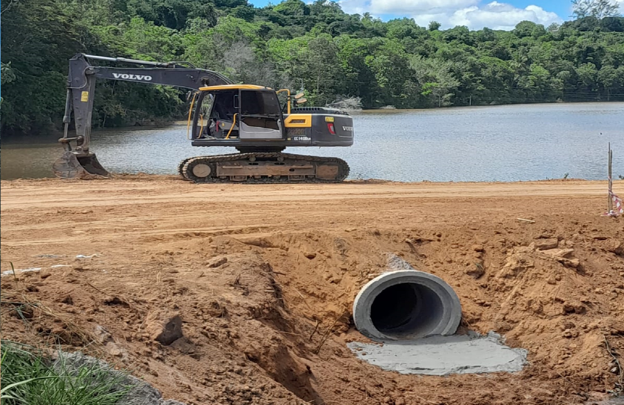 MÚLTIPLAS FRENTES: PREFEITURA REFORÇA TRABALHOS DE MANUTENÇÃO DAS ESTRADAS RURAIS DE SÃO MATEUS