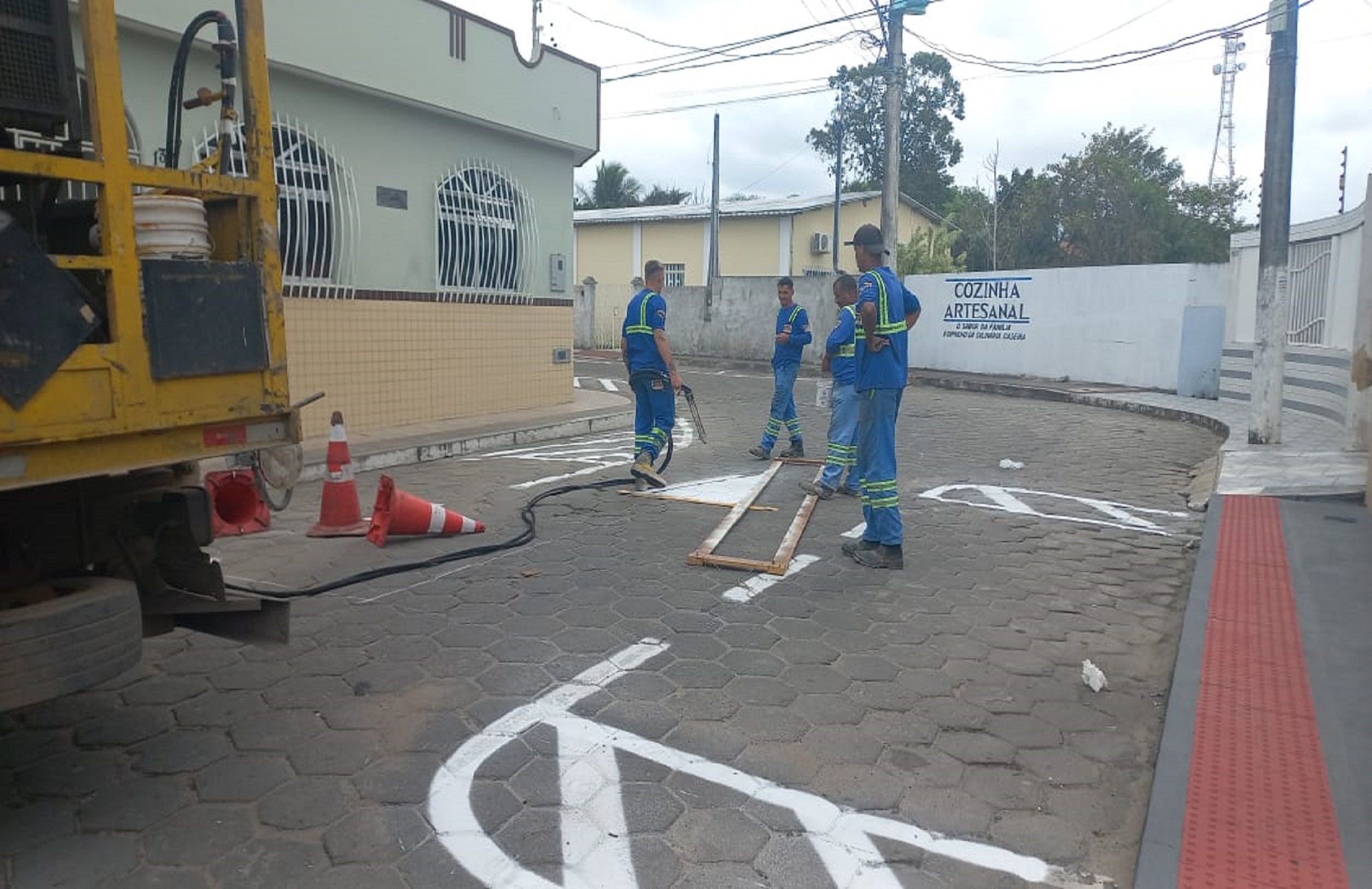 PARCERIA ENTRE GOVERNO DO ESTADO E MUNICÍPIO GARANTE REVITALIZAÇÃO DE SINALIZAÇÃO VERTICAL E HORIZONTAL EM SÃO MATEUS