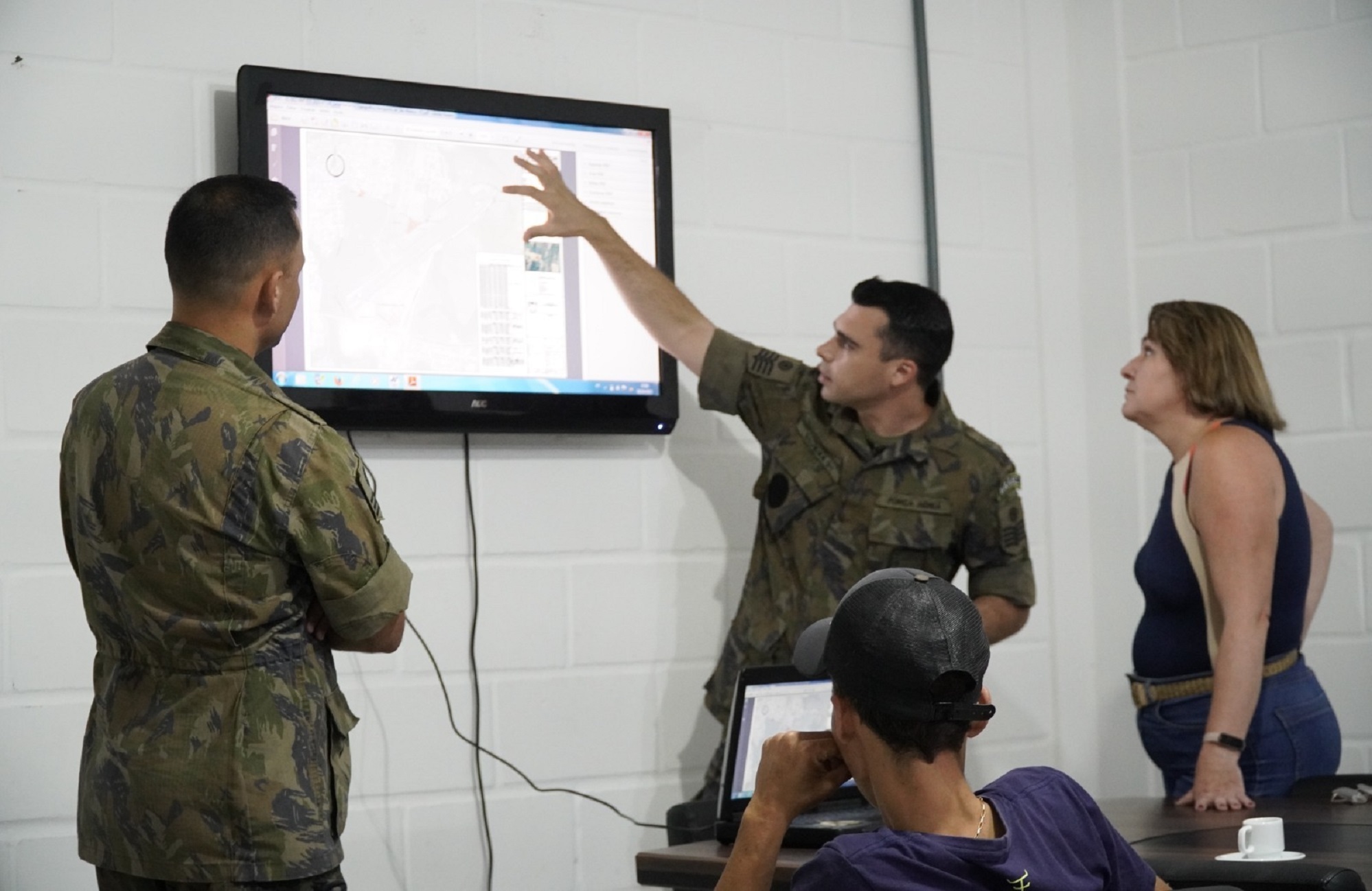 APOIO LOGÍSTICO DO MUNICÍPIO PARA EQUIPE DA AERONÁUTICA EM INSPEÇÃO PERIÓDICA DO AEROPORTO DE SÃO MATEUS