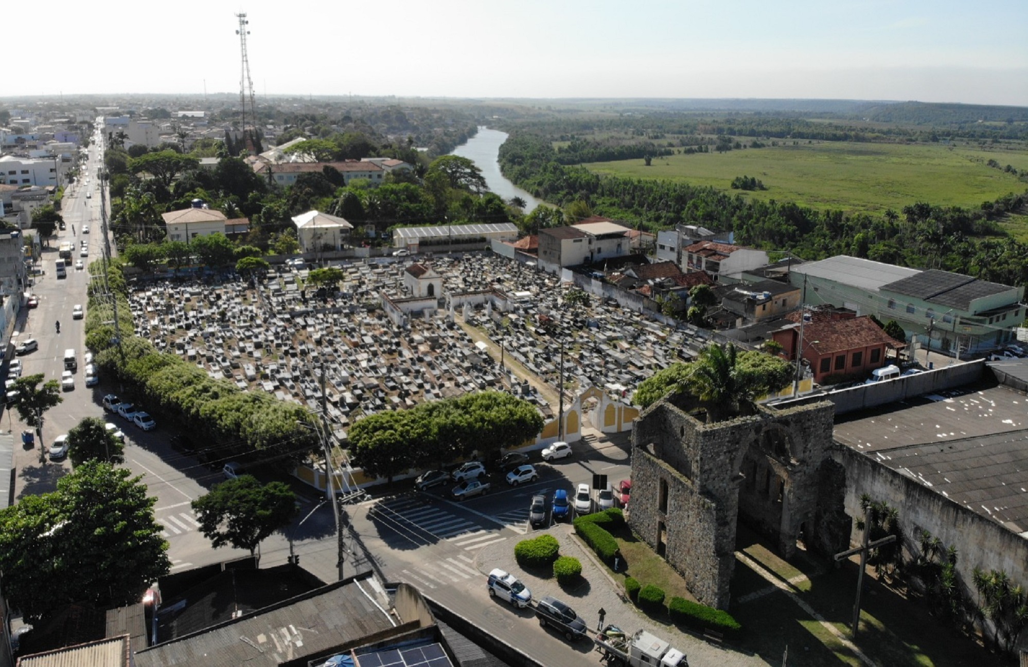 DIA DE HOMENAGEAR OS ENTES FALECIDOS: PREFEITURA DE SÃO MATEUS ESTABELECE HORÁRIO ESPECIAL DE VISITAS AOS CEMITÉRIOS