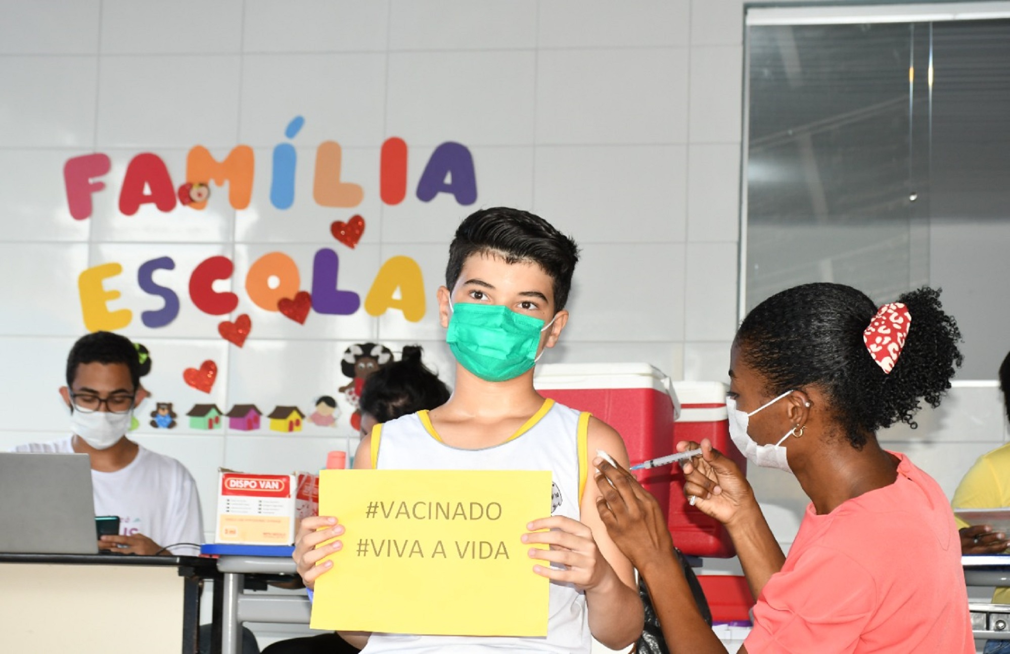 SÃO MATEUS: ESTUDANTES SEGUEM PARTICIPANDO ATIVAMENTE DA VACINAÇÃO CONTRA A COVID NAS ESCOLAS MUNICIPAIS