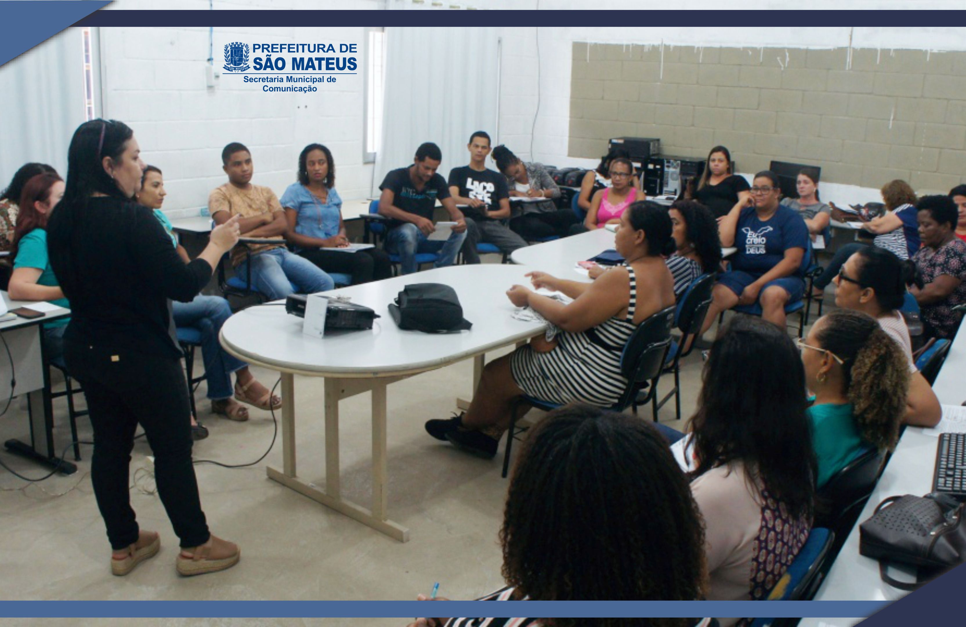 ENCONTRO REÚNE SECRETÁRIOS ESCOLARES DO MUNICÍPIO