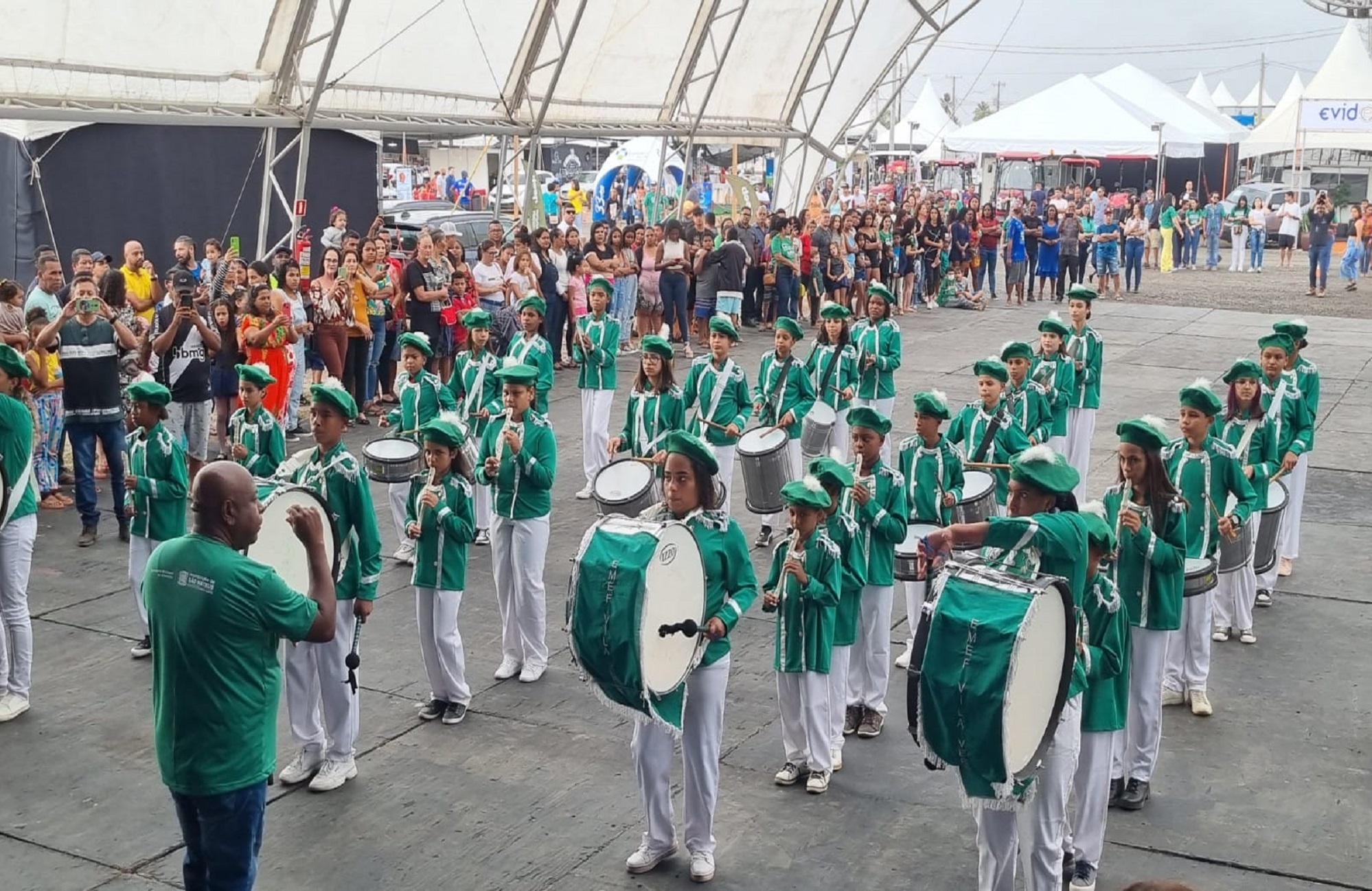 QUE RUFEM OS TAMBORES: NO DIA DO ANIVERSÁRIO DA CIDADE TEM ENCONTRO DE BANDAS ESCOLARES NA EXPOSAMA