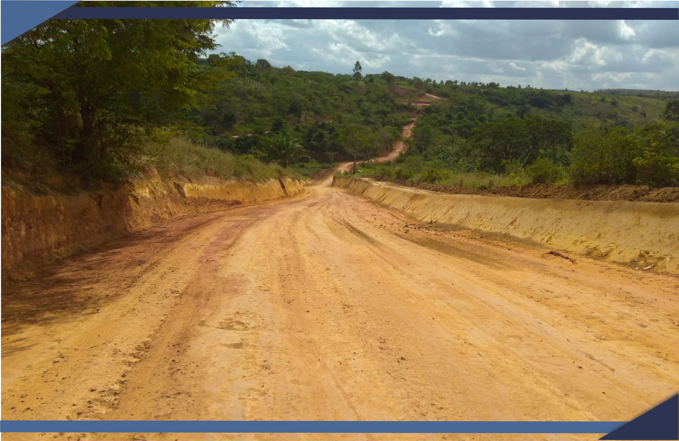 PREFEITURA DE SÃO MATEUS REVITALIZA ESTRADAS DO MORRO DO COBRINHA