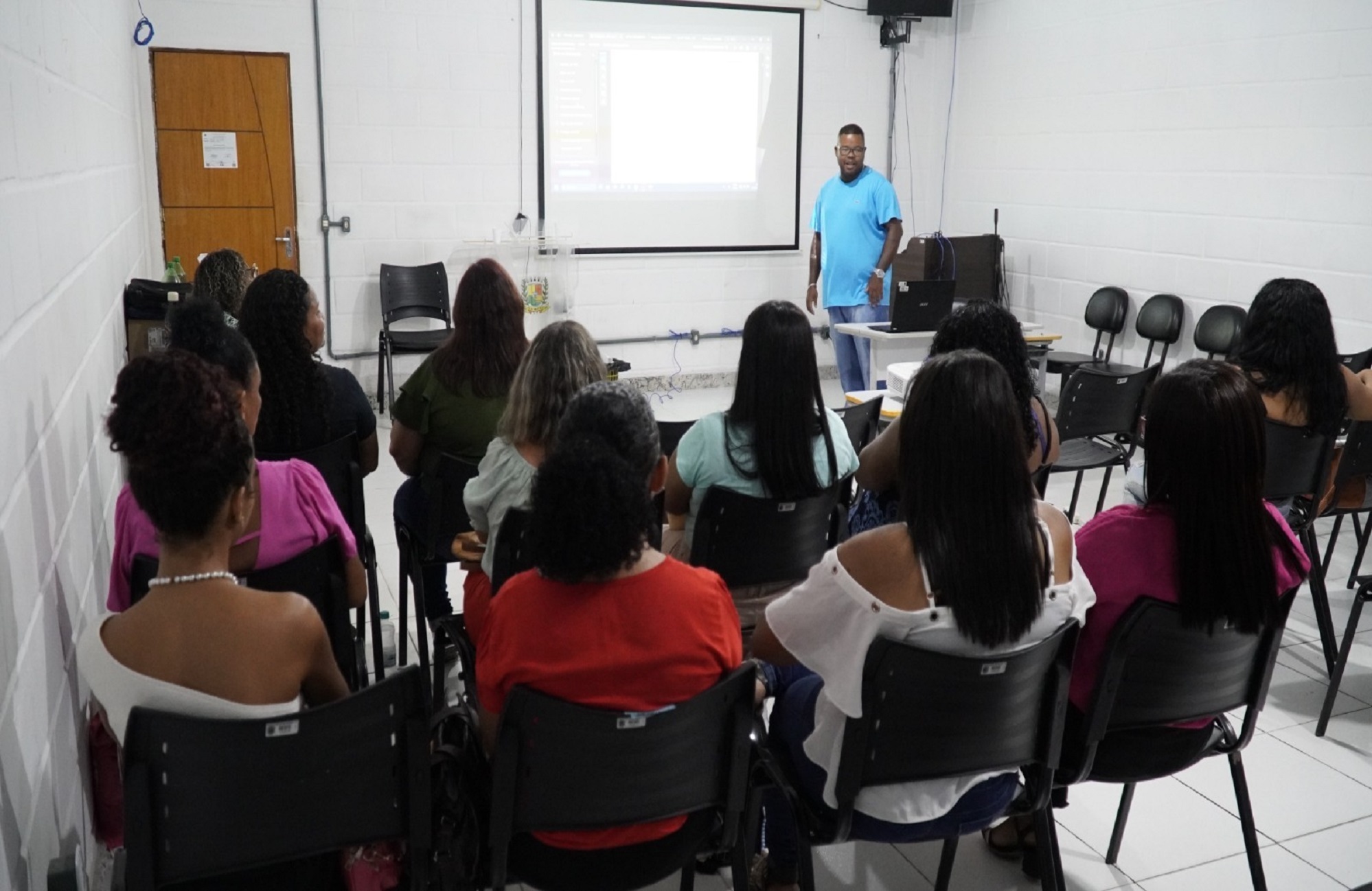 EM BUSCA DA EXCELÊNCIA: TÉCNICOS PASSAM POR CAPACITAÇÃO EM CADÚNICO PARA ACOMPANHAR INOVAÇÕES