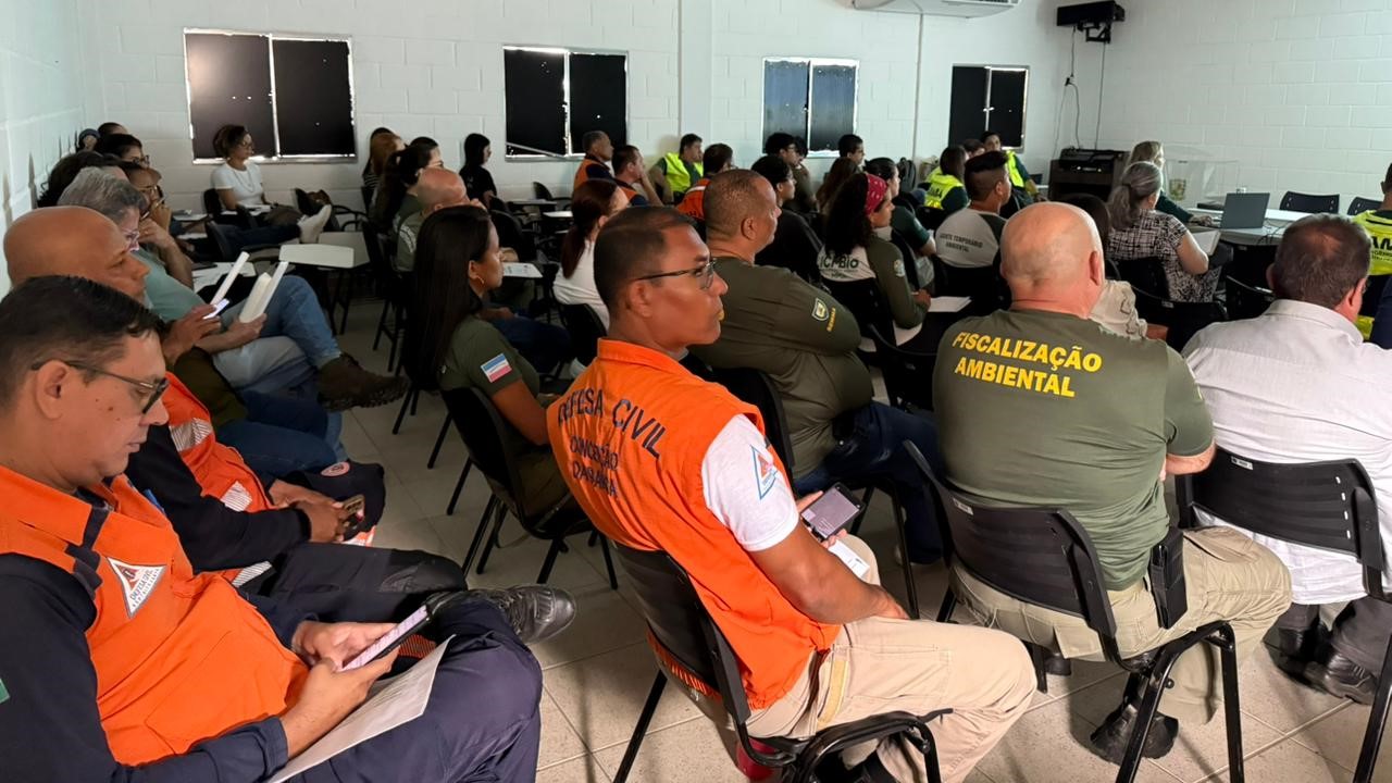 CAPACITAÇÃO DO IBAMA SOBRE LIMPEZA DE PRAIAS É REALIZADA EM SÃO MATEUS