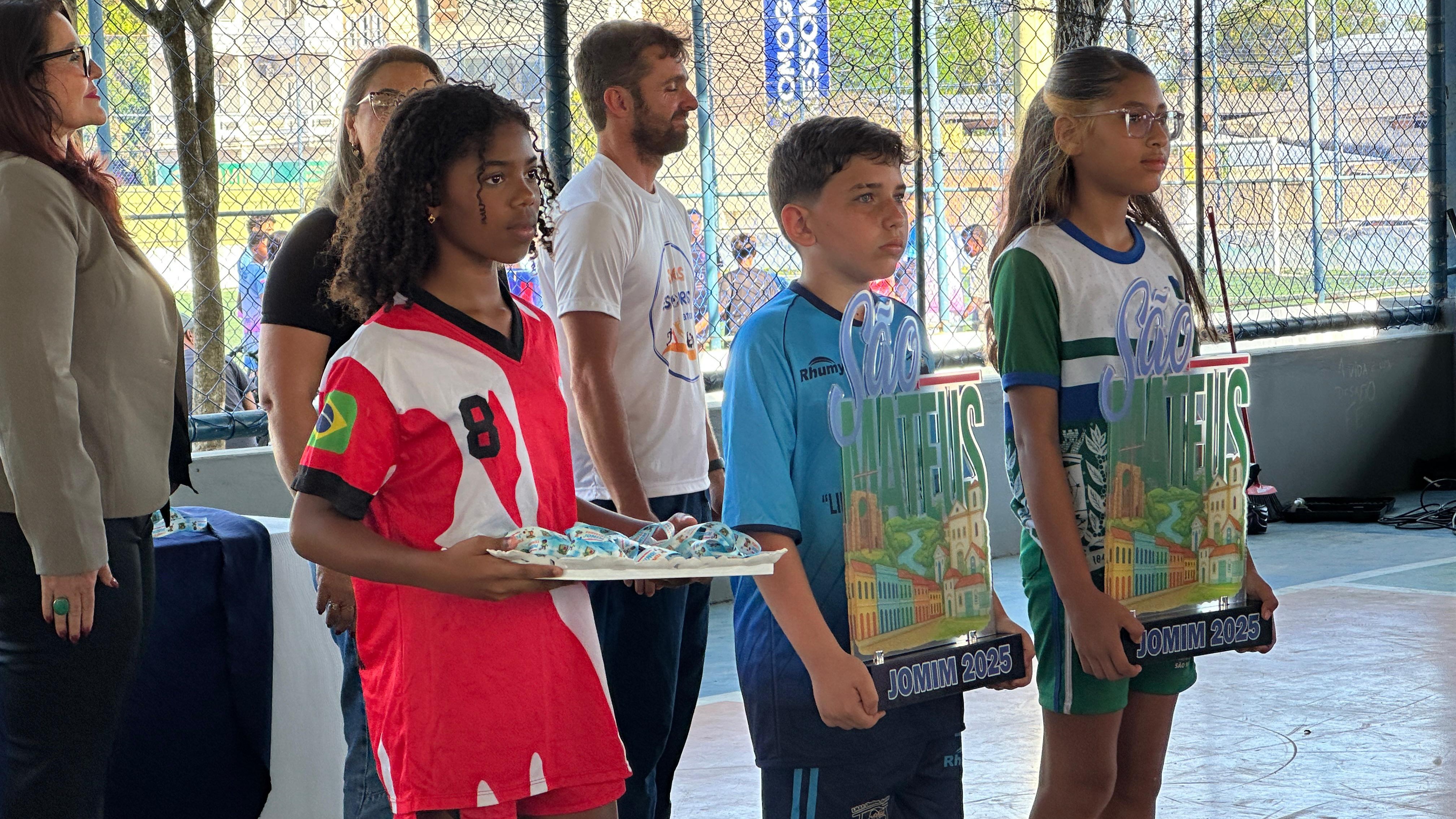 PRIMEIRO DIA DO JOMIM MOVIMENTA SÃO MATEUS E ABRE SEMANA DE INTEGRAÇÃO ENTRE ESCOLAS