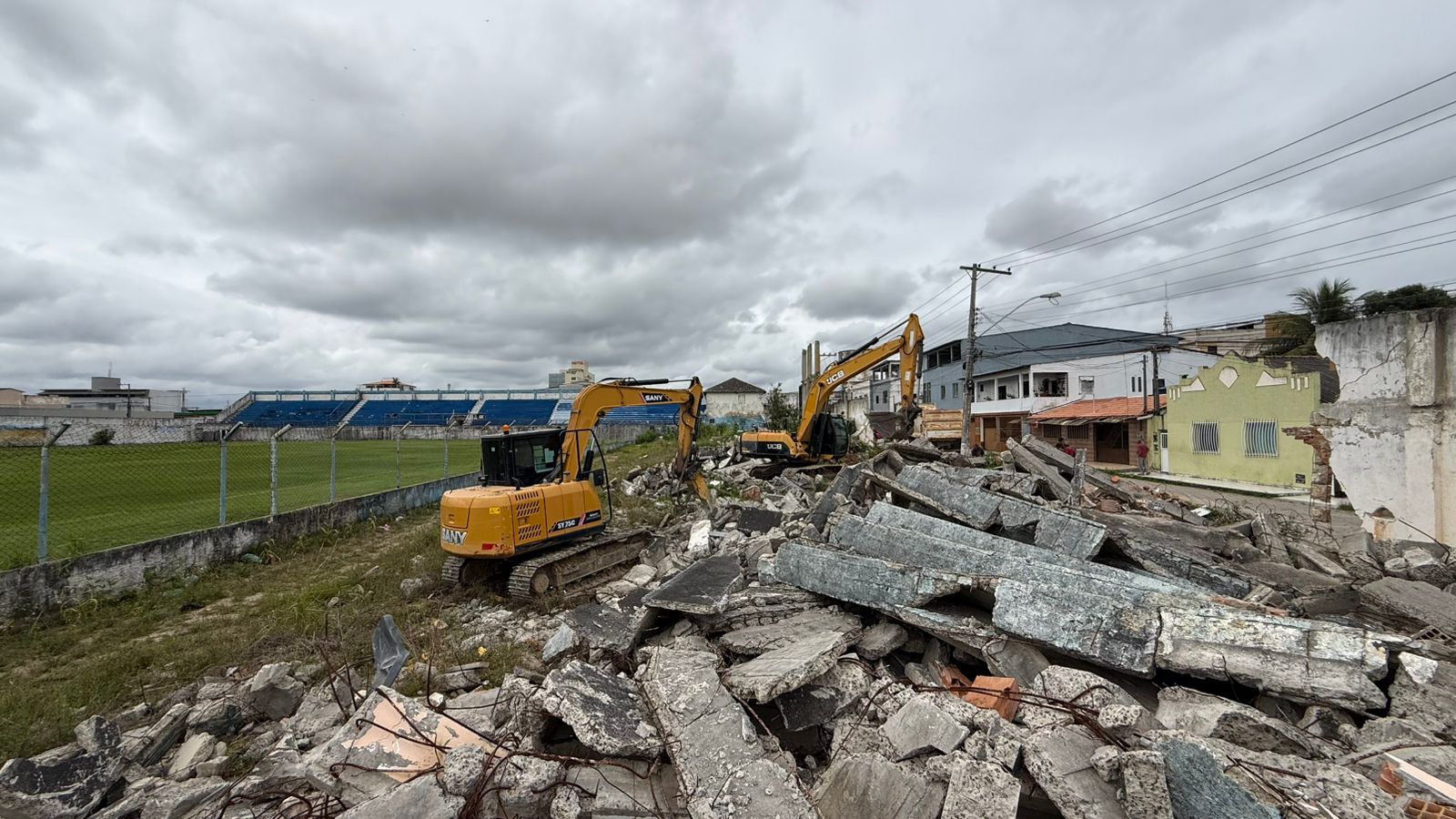 PREFEITURA DE SÃO MATEUS GARANTE POSSE DO CAMPO DO SERNAMBY E AVANÇA EM MODERNIZAÇÃO ESPORTIVA