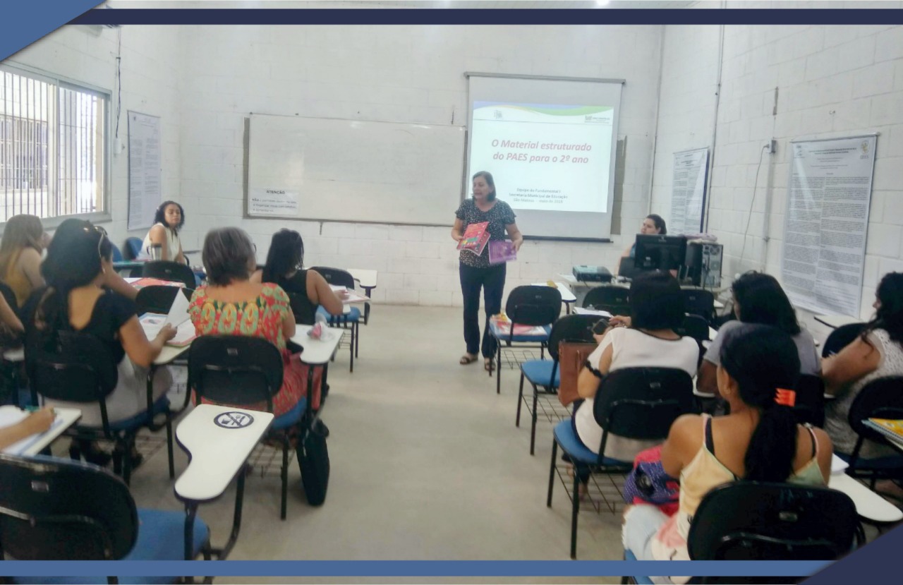 REUNIÃO COM PROFESSORES PARA APRESENTAR MATERIAL DO PAES