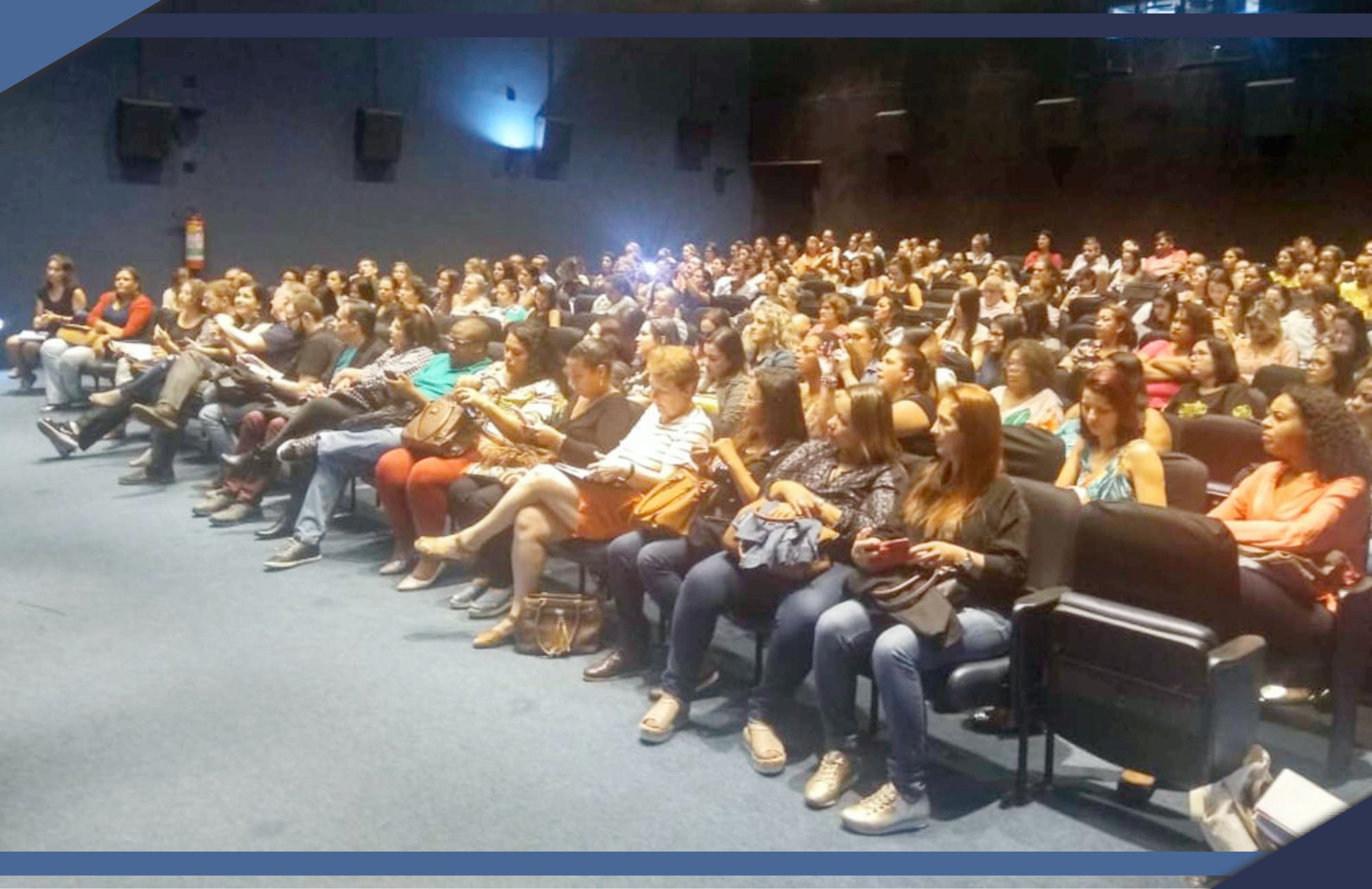 CURSISTAS DO POLO UAB DE SÃO MATEUS PARTICIPAM DE SEMINÁRIO EM VITÓRIA